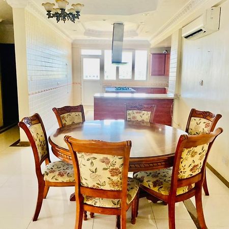 دار السلام Masaki 2-Bedroom Apartment - Near The Ocean المظهر الخارجي الصورة