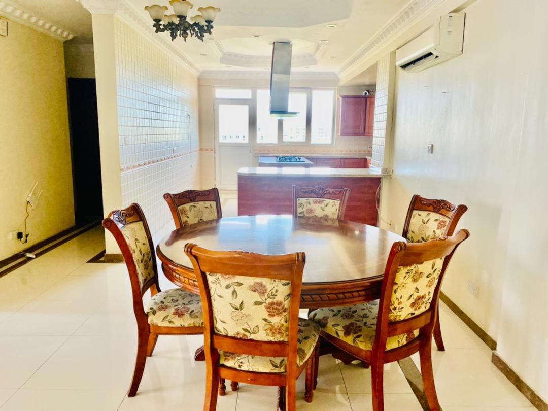 دار السلام Masaki 2-Bedroom Apartment - Near The Ocean المظهر الخارجي الصورة